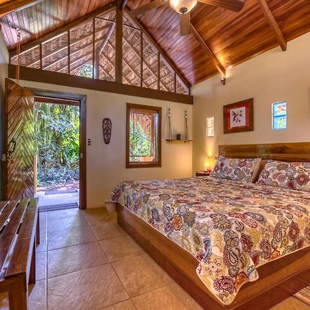 Caribe Town Bungalows Puerto Viejo de Talamanca Экстерьер фото
