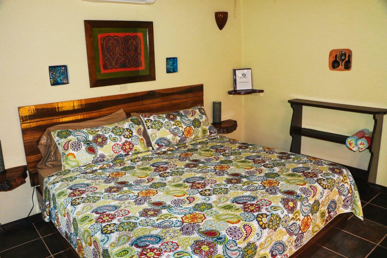 Caribe Town Bungalows Puerto Viejo de Talamanca Экстерьер фото