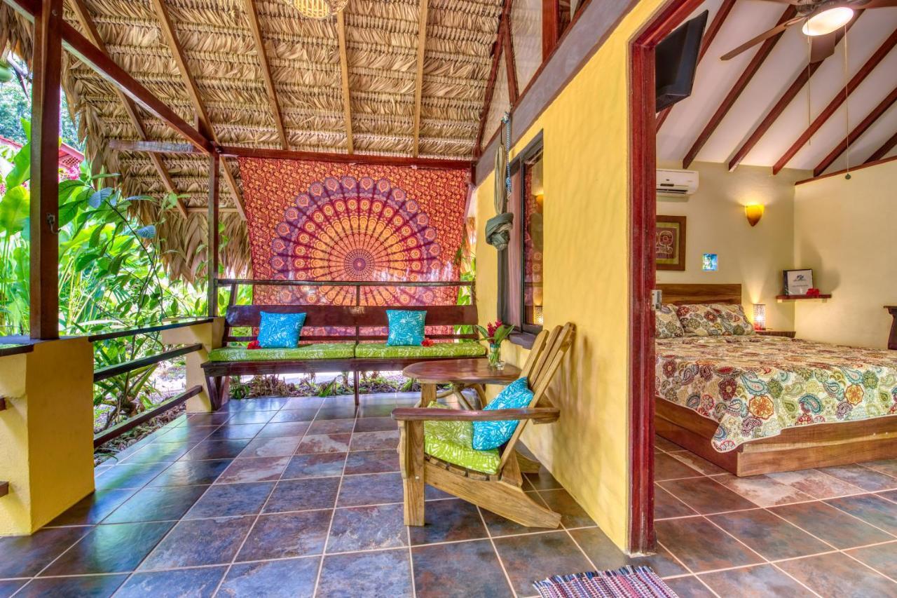 Caribe Town Bungalows Puerto Viejo de Talamanca Экстерьер фото
