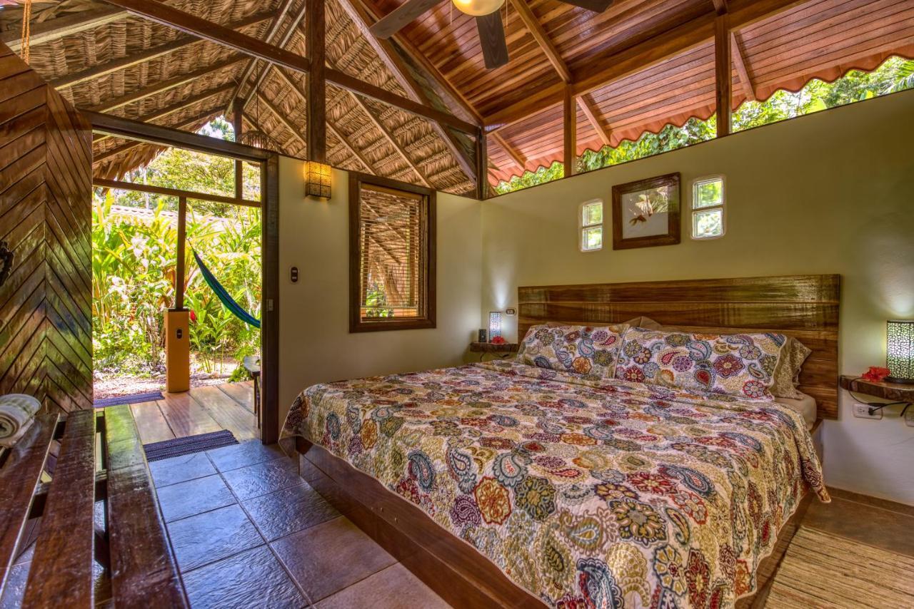 Caribe Town Bungalows Puerto Viejo de Talamanca Экстерьер фото